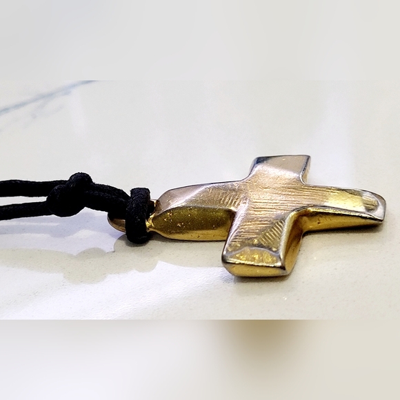 Unique cross pendant - Picture 4 of 10